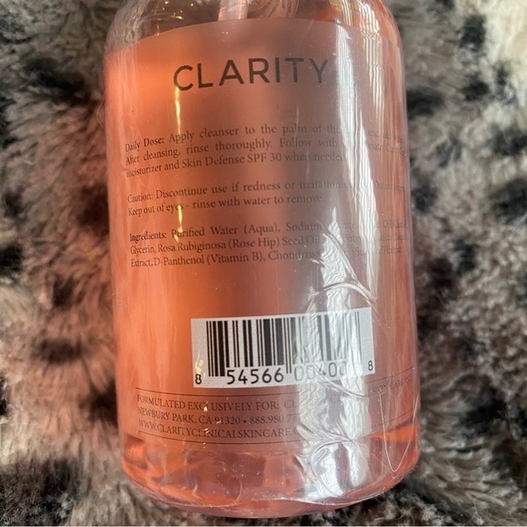 NWT ClarityRx Cleanse Daily Vitamin-Infused Cleanser - Picture 3 of 4